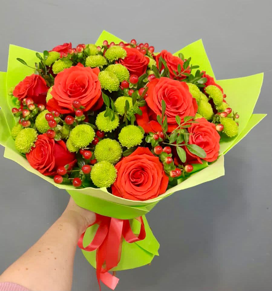 Букет цветов из: Хризантемы и Розы в Березовом