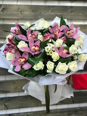 Букет цветов из: Розы и Хризантемы в Березовом