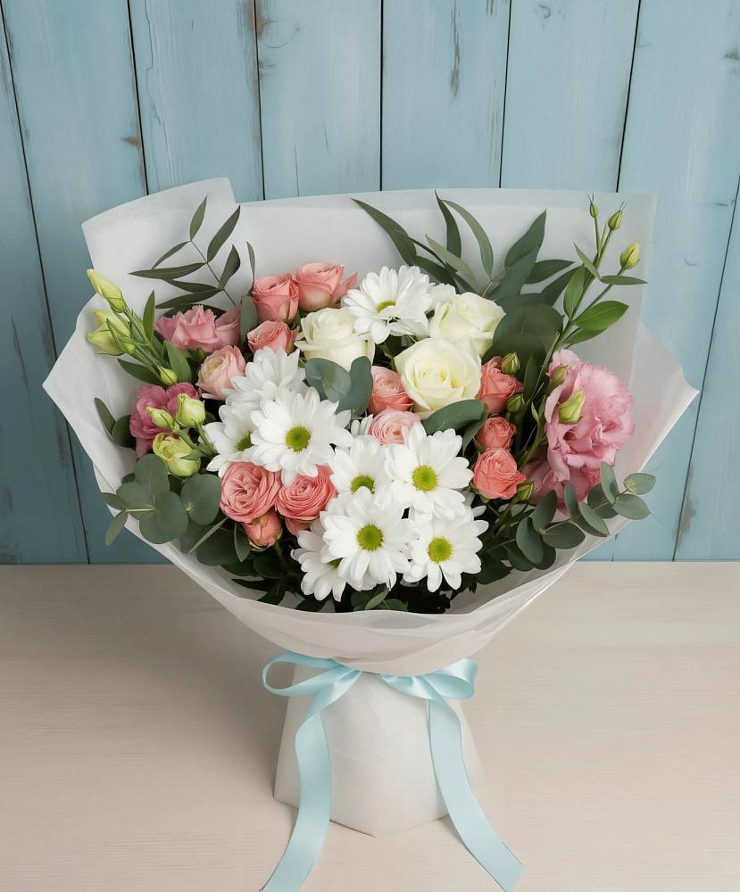 Букет цветов из: Розы, Лизиантусы и Хризантемы в Березовом