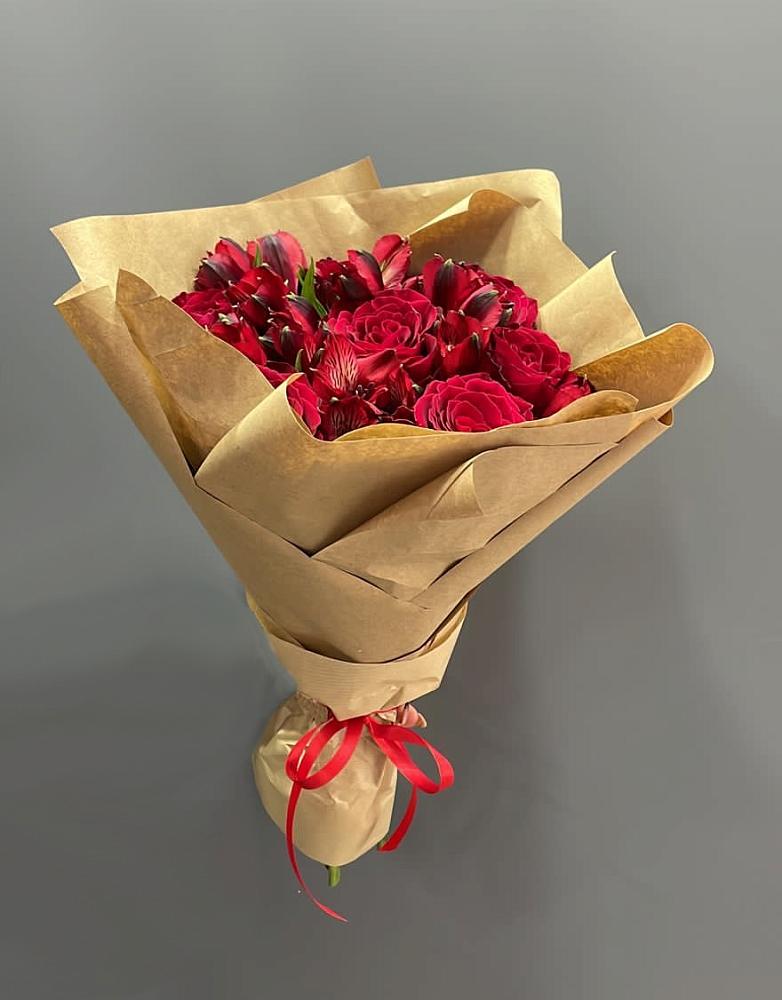 Букет цветов из: Альстромерии и Розы в Березовом