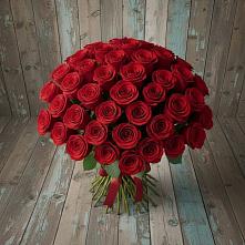 Букет 55 Красных роз Фридом #REPLACE_PRED# Березовом