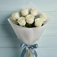 Букет 7 Белых роз Эдлесс Лав в Березовом