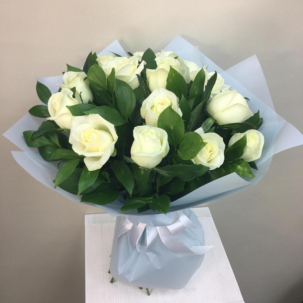 Букет 15 Белых роз Проуд в Березовом