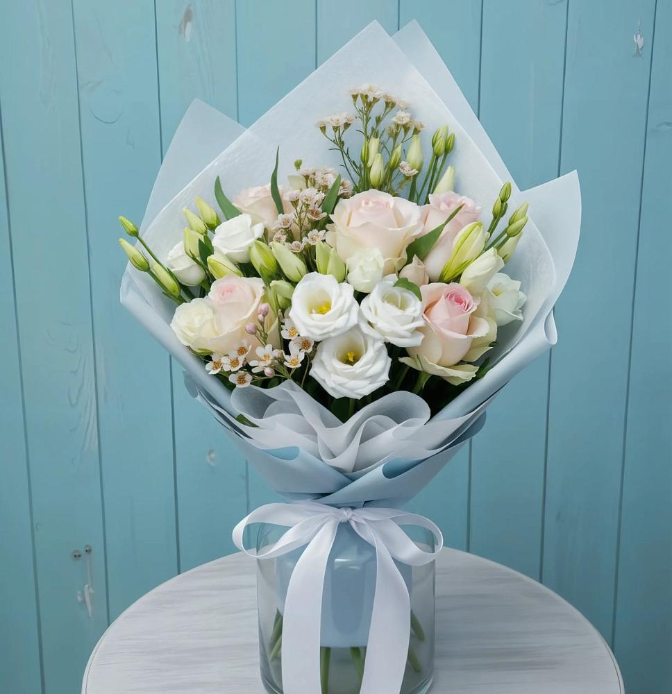 Букет цветов из: Розы и Лизиантусы в Березовом