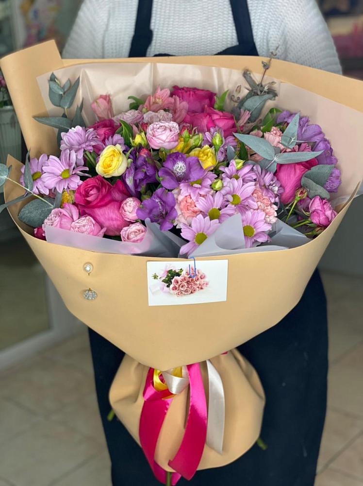 Букет цветов из: Хризантемы, Гвоздики и Альстромерии в Березовом