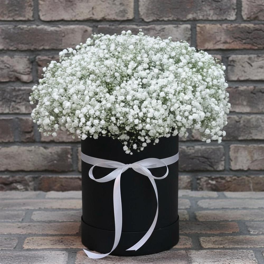 Цветочная композиция из Гипсофила в шляпной коробке в Березовом