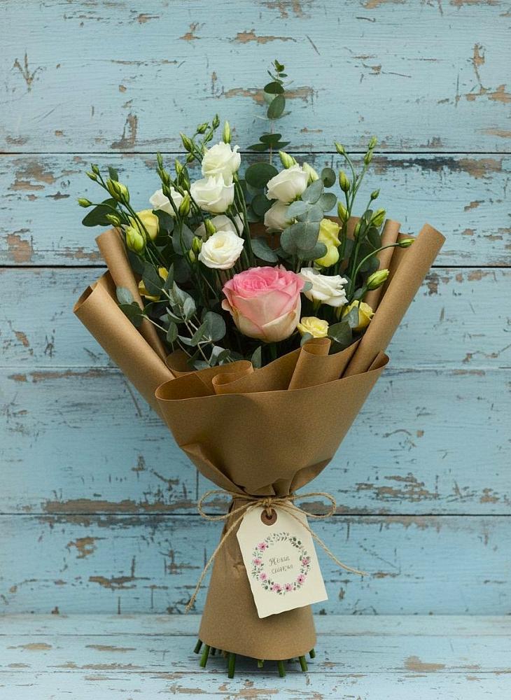 Букет цветов из: Розы и Лизиантусы в Березовом