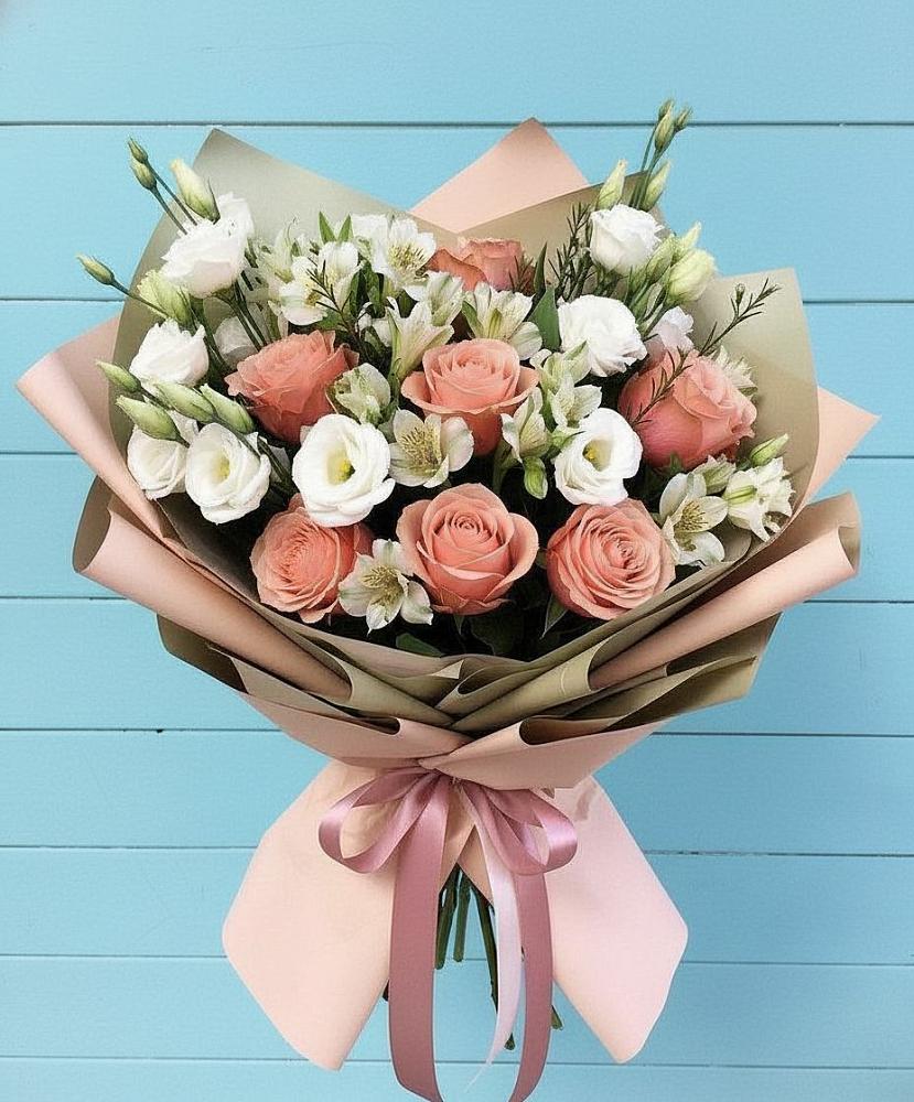Букет цветов из: Розы, Альстромерии и Лизиантусы в Березовом