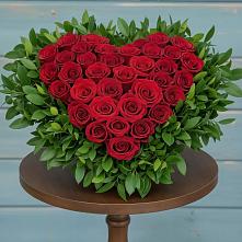 Цветочная композиция из Розы в виде сердца в Березовом