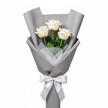 Букет 3 белые розы в Березовом