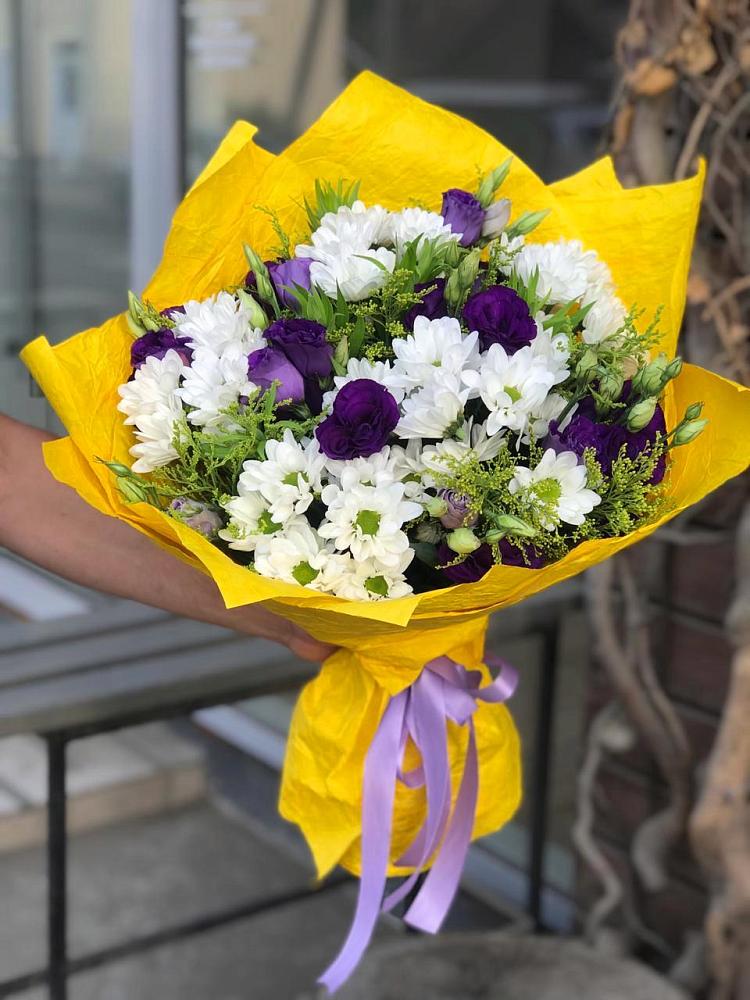 Букет цветов из: Ирисы, Хризантемы и Ромашки в Березовом