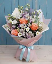 Букет цветов из:  Лизиантусы, Розы, Альстромерии и Гипсофила в Березовом