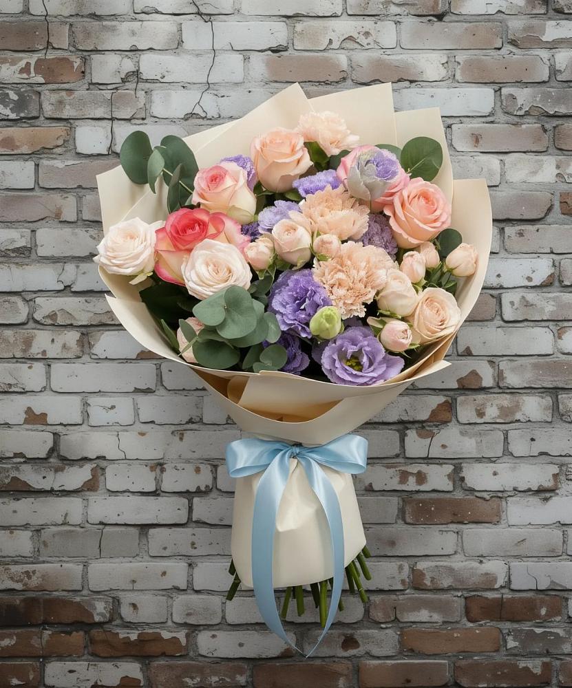 Букет цветов из: Розы, Лизиантусы и Гвоздики в Березовом