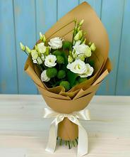 Букет цветов из:  Хризантемы и Лизиантусы в Березовом