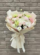 Букет цветов из:  Гвоздики, Розы, Лизиантусы и Хризантемы в Березовом