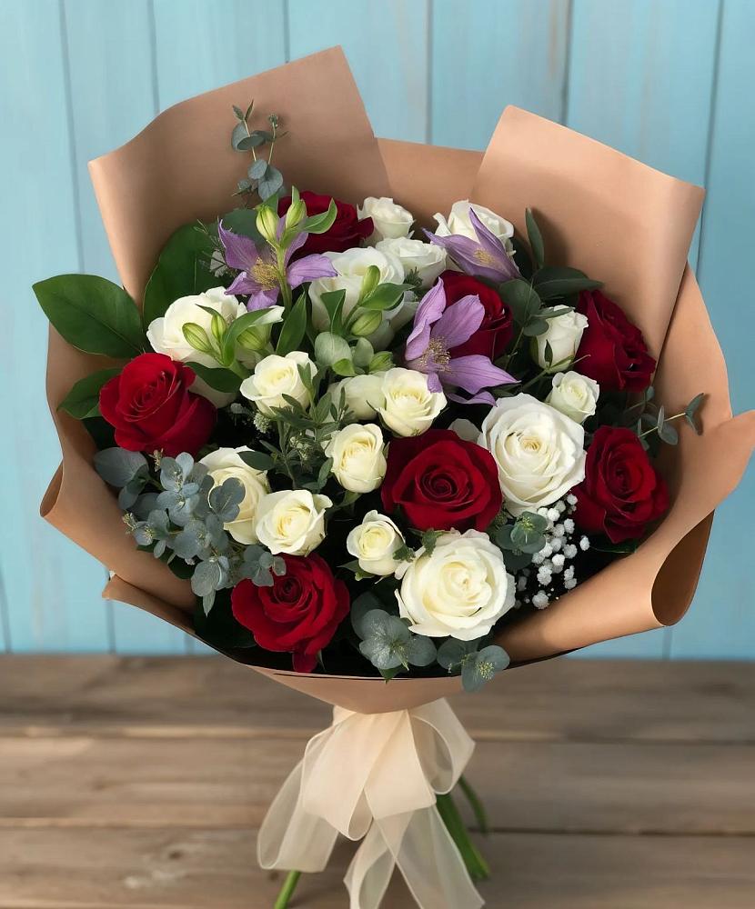 Букет цветов из: Розы и Альстромерии в Березовом