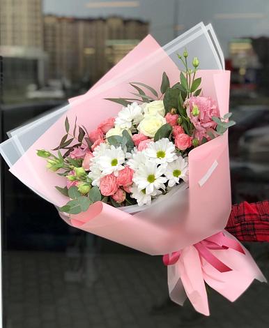 Букет цветов из: Розы, Лизиантусы и Хризантемы в Березовом