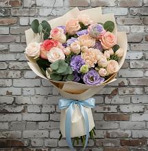 Букет цветов из:  Розы, Лизиантусы и Гвоздики в Березовом
