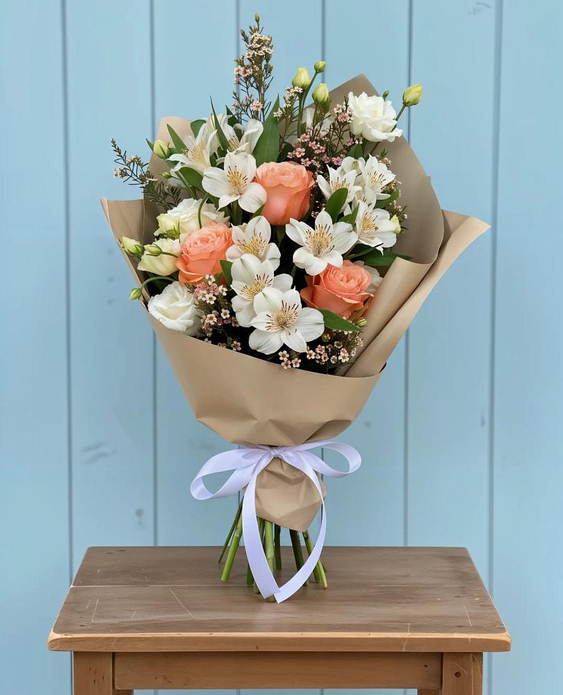 Букет цветов из: Альстромерии, Лизиантусы, Розы и Хризантемы в Березовом