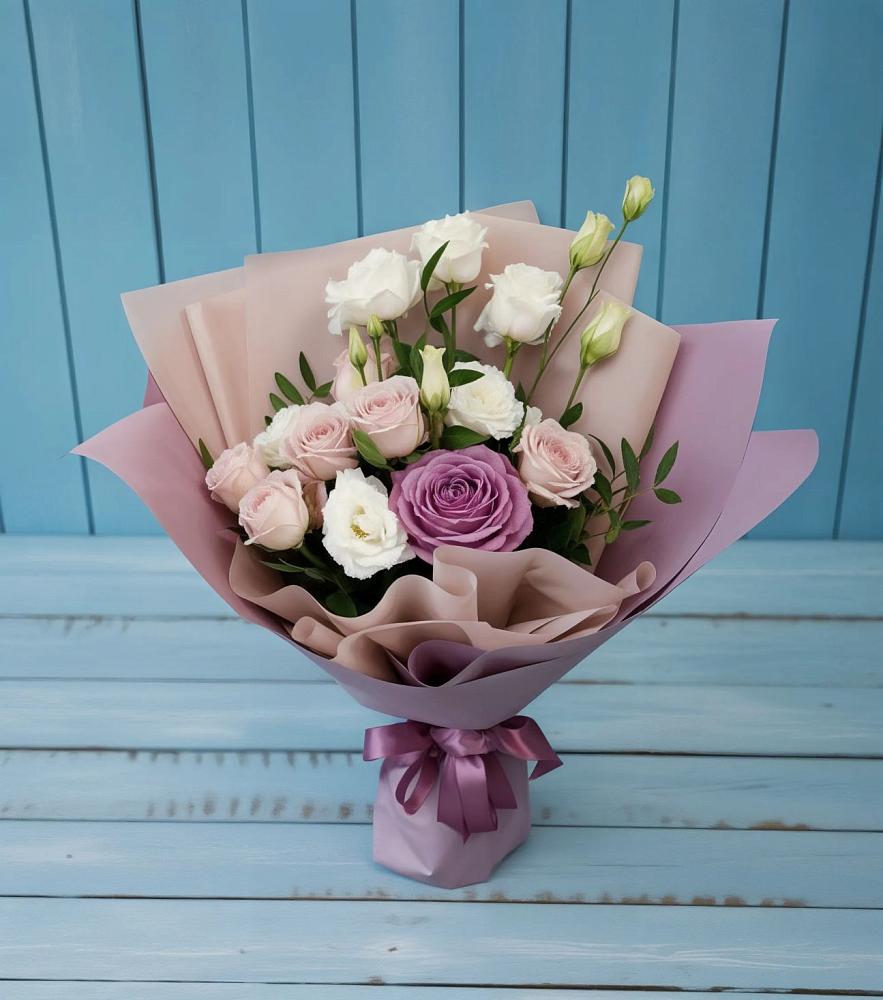 Букет цветов из: Розы и Лизиантусы в Березовом